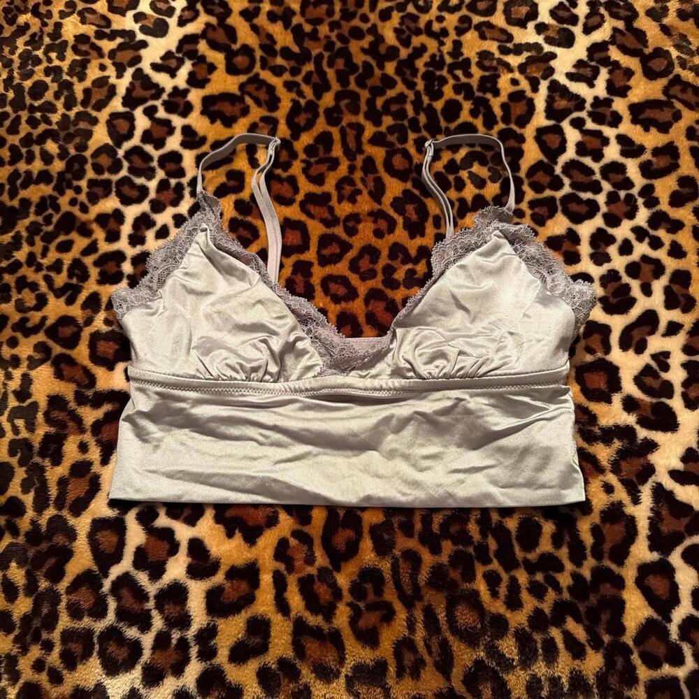 Abercrombie & Fitch grey lace bralette
